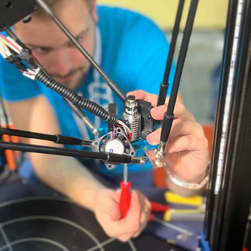 Como ya sabéis, en @elige3d también nos encargamos del servicio técnico de vuestras impresoras 3D.