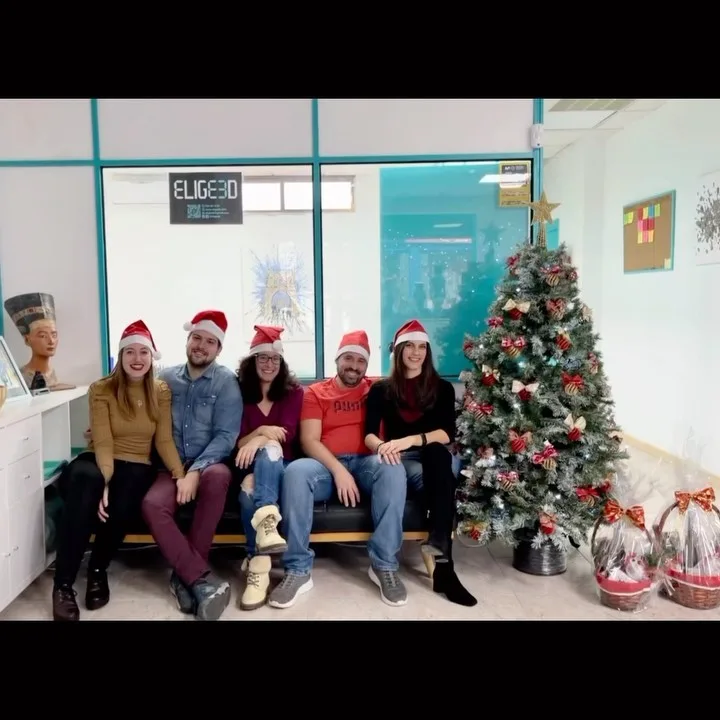 El equipo de @elige3d os desea unas muy Felices Fiestas y os presenta el nuevo local🤩