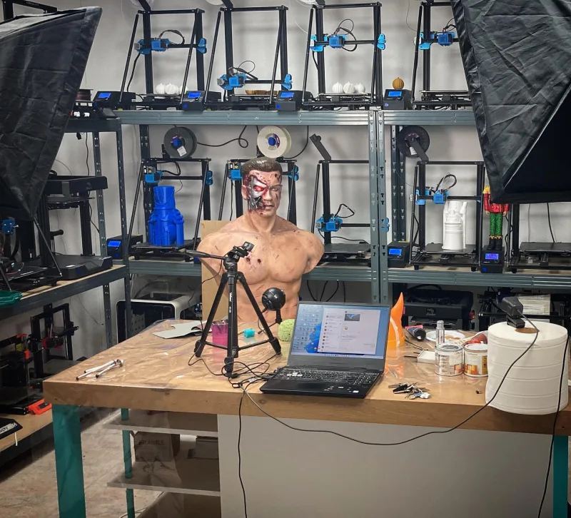 Esta mañana hemos estado haciendo una masterclass en directo en el makerweekend que ha organizado nuestro am…