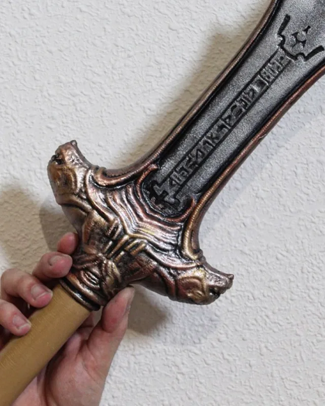 En ELIGE3D nos llegan todo tipo de proyectos, aquí os dejamos un detalle de una espada que preparamos hace u…
