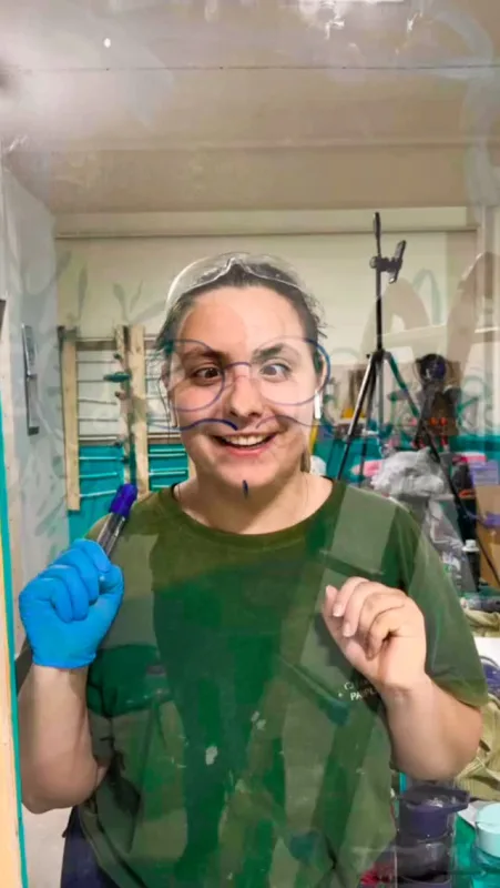 Hoy nuestra chica postpro, la casi jefa, la máster en lijas y la alegría de la “ofi” cumple dos años con nos…