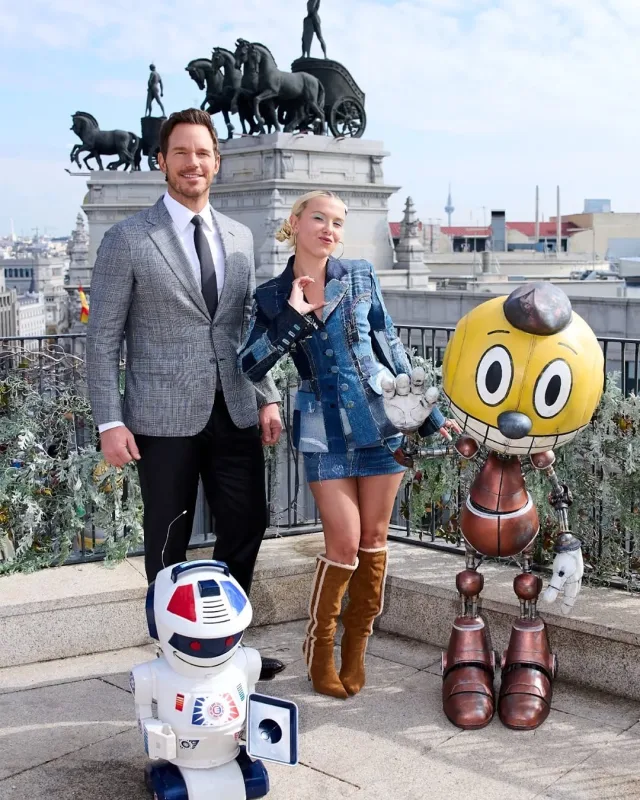 Febrero ha sido una locura!🎭🎬⚡ Escenario de Carnaval, los Goya y ahora un robot de Netflix para su premiere…