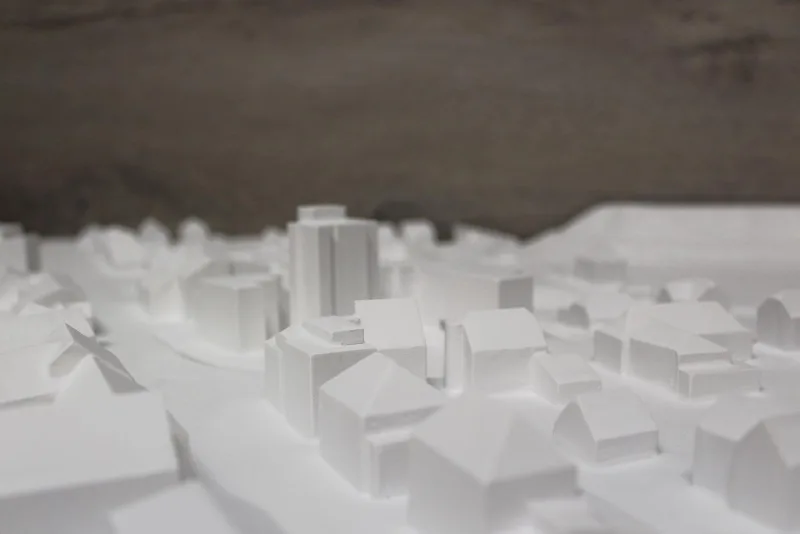 Otro de nuestros proyectos de estos últimos meses ha sido esta maqueta de 80 cm, que actualmente se encuentr…