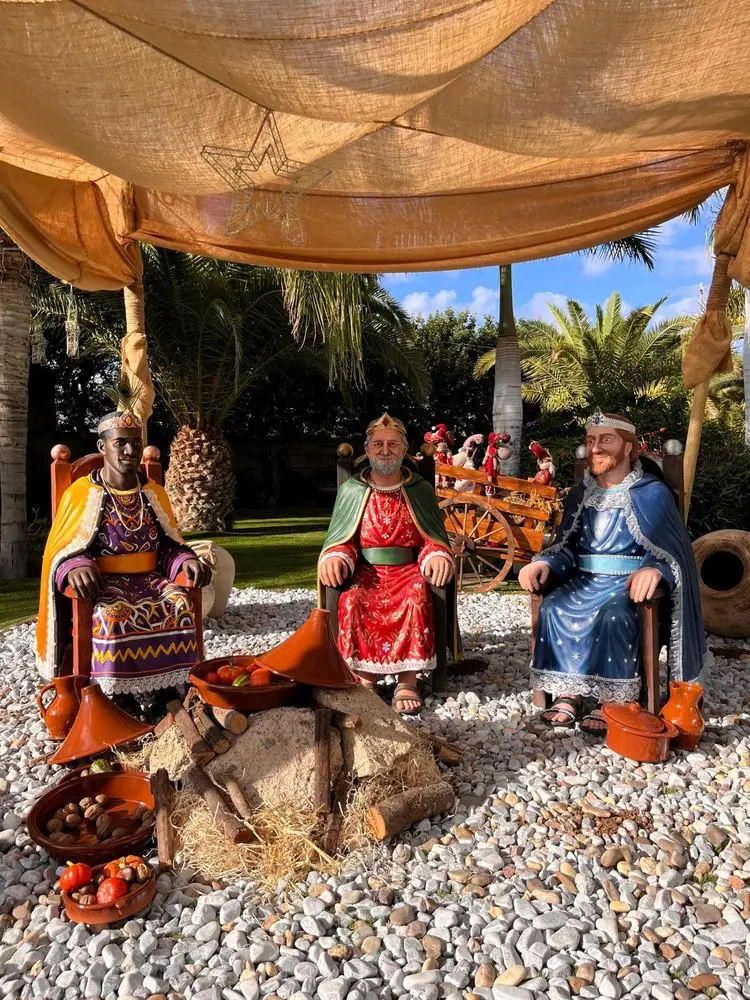 Figuras de los Reyes Magos de belén monumental